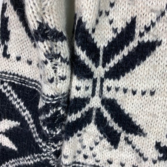American Eagle Sweater Pullover Medium Nordic Fair Isle Black Snowflake Wool - Picture 2 of 4
